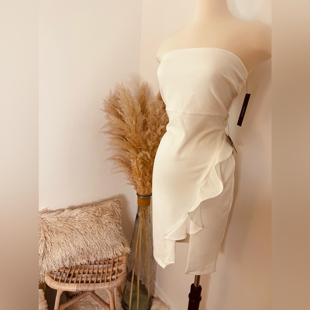** NWT** LULUS White Strapless Dress With Side Slit